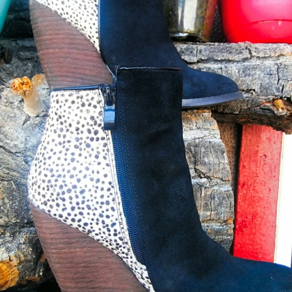 Very volatile la booties size 7.5 - Picture 2 of 2